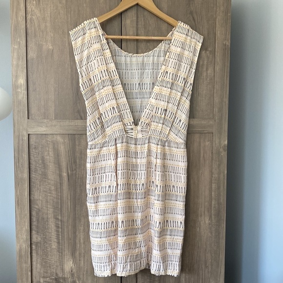 BCBGENERATION Open Back Dress Size 6 - Picture 6 of 15